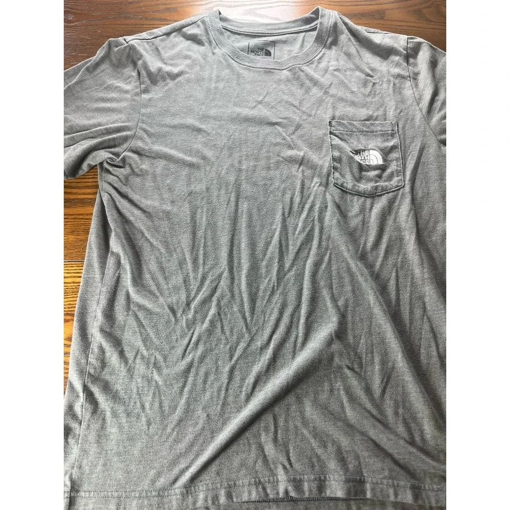 The North Face Shirt Mens Medium Gray Short Sleeve Pocket Tee Lightweight Casual